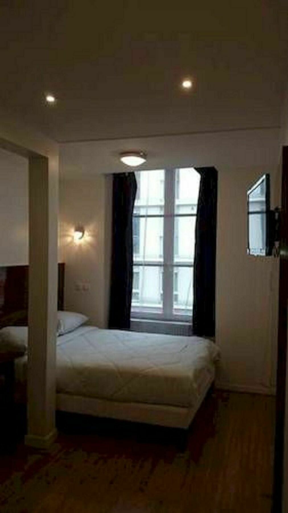 Hotel De Menilmontant Paris Exterior foto
